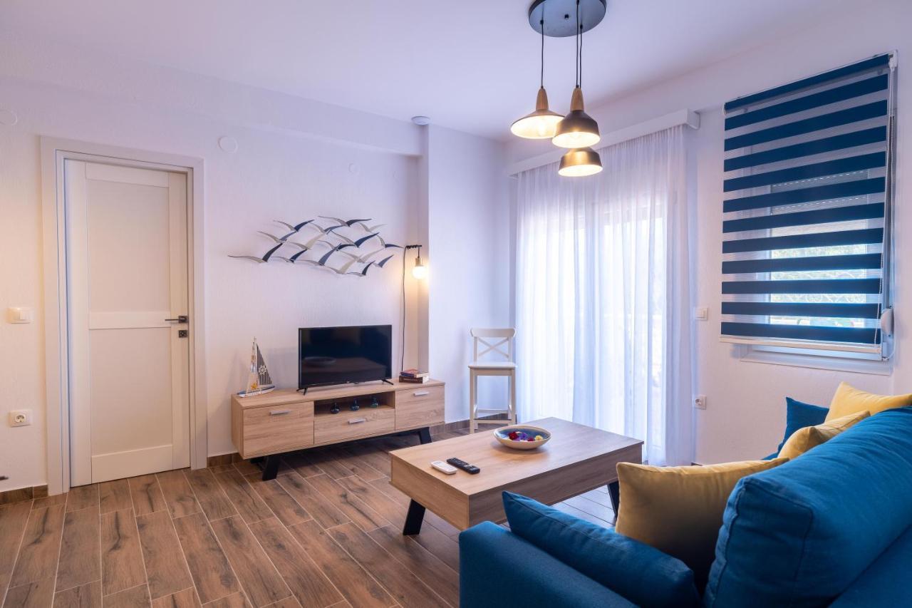 Appartement Elvis Nest à Nea Moudania Extérieur photo