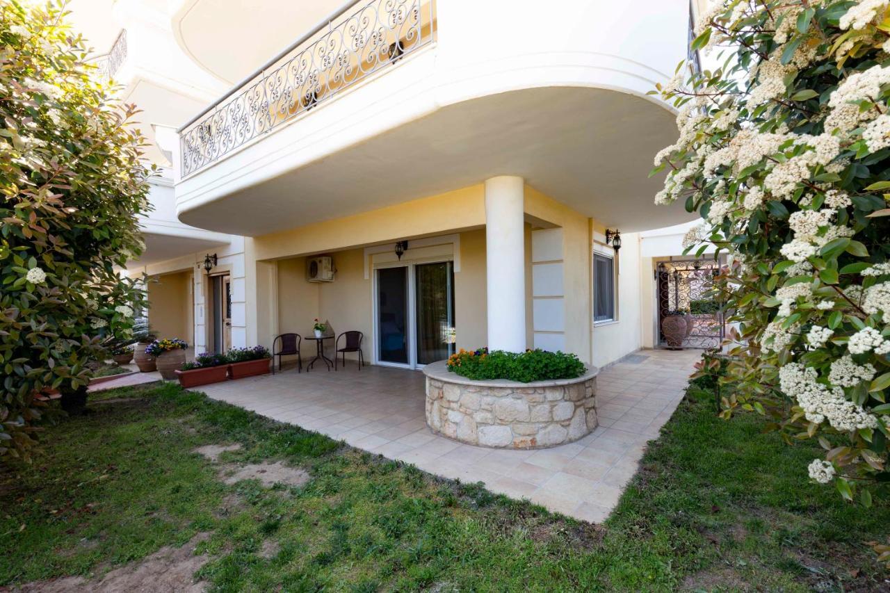 Appartement Elvis Nest à Nea Moudania Extérieur photo