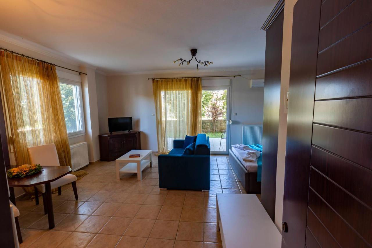 Appartement Elvis Nest à Nea Moudania Extérieur photo